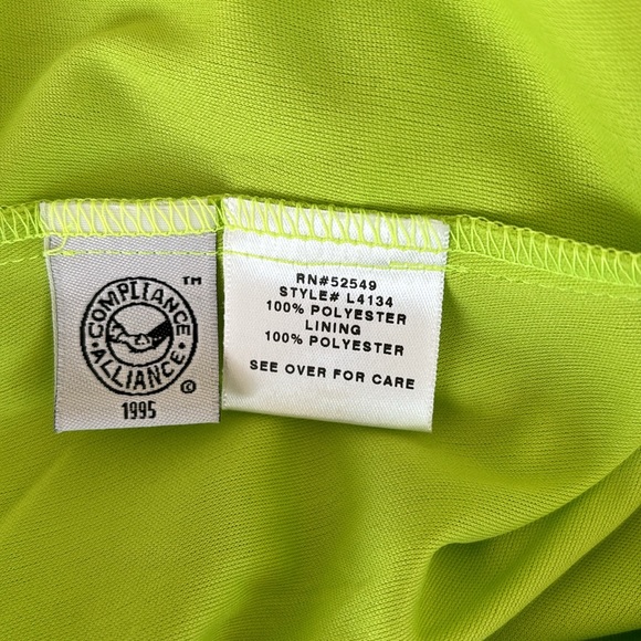 NWT Laundry by Shelli Segal asymmetrical one shoulder Crepe dress Lime Size 6 - Picture 13 of 13